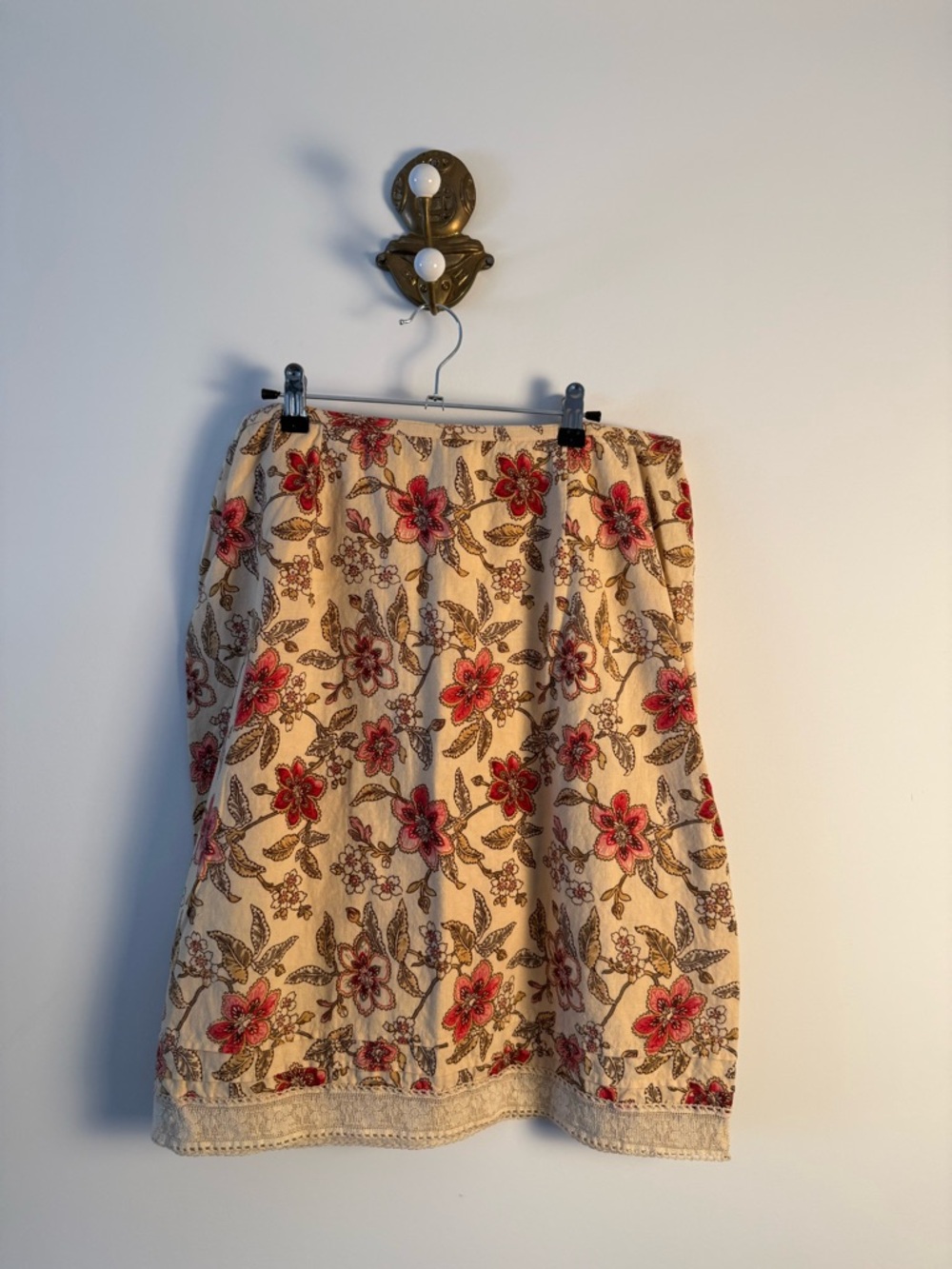 Vintage cotton linen blend skirt with floral pattern and lace trim